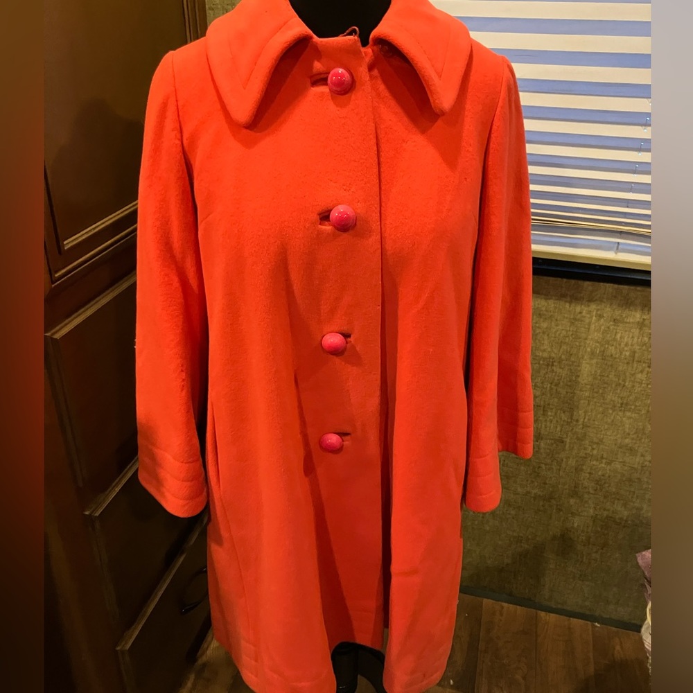 Vintage swing coat orange-pink with pink plastic buttons NS See Measurements
